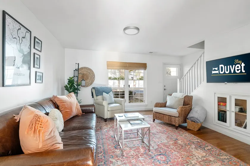 5 Minute Drive To The Beach! Old Village Getaway - Image 1