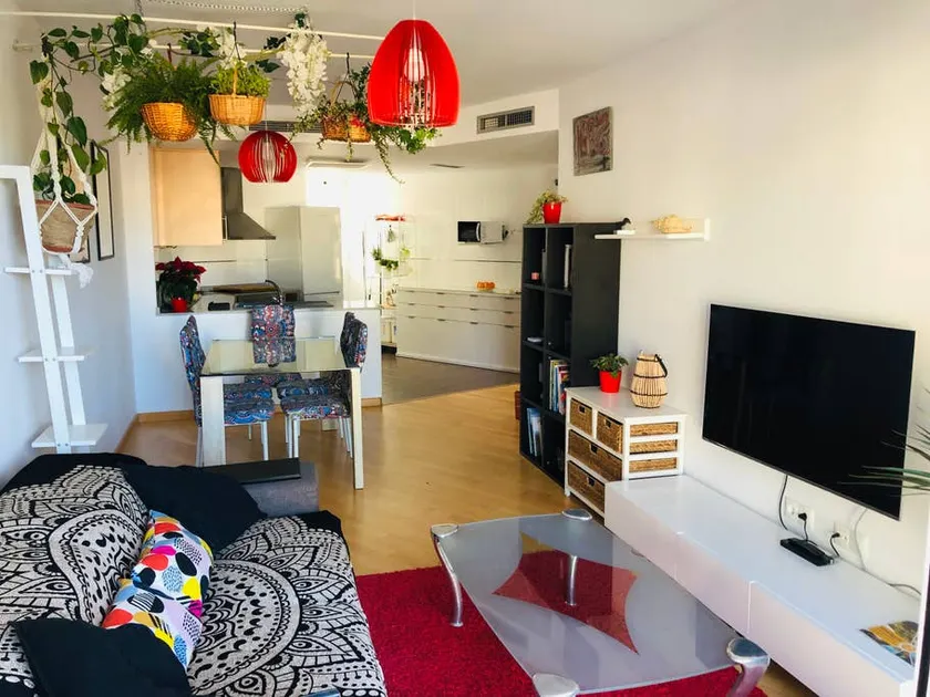 Cute and bright flat with A/C | Garage and patio - Image 1