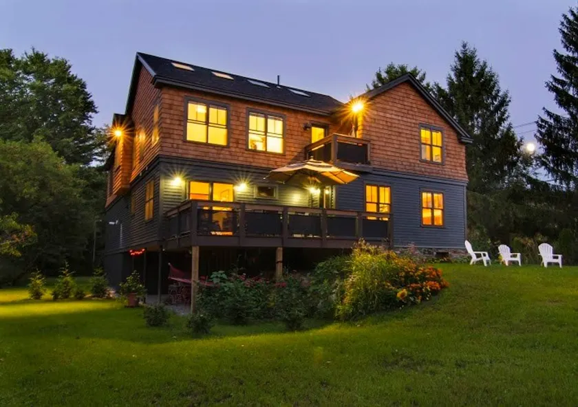 Just a min from Downtown Stockbridge on 11 Acres - Image 1