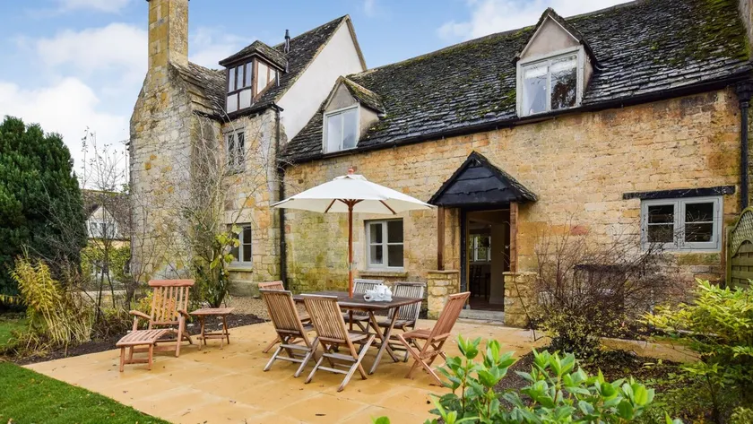 A sudeley castle cottage that sleeps 4 guests  in 2 bedrooms - Image 1