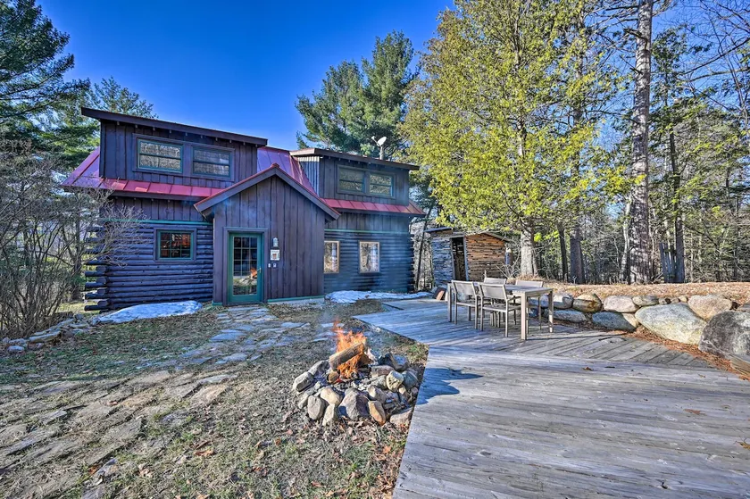 Log Cabin in Wilmington w/ New Hot Tub By Skiing! - Image 1