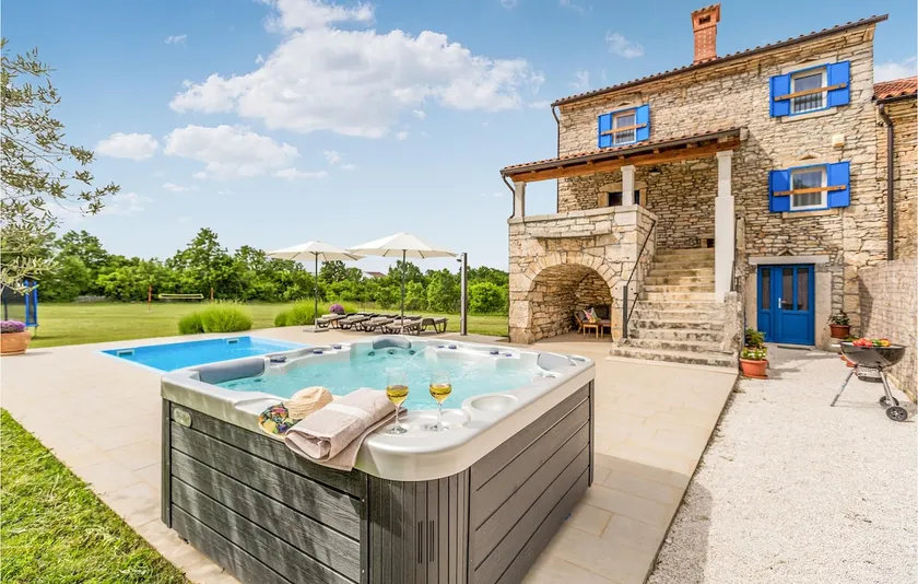 Luxurious Home In Brscici - Image 1