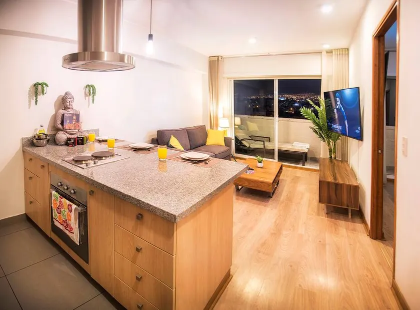 Resort Style Condo near heart of AQP - Gym, Pool & Netflix - Image 1
