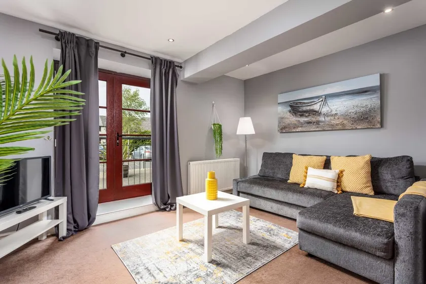 Elliot Suite No3 - Donnini Apartments - Image 1