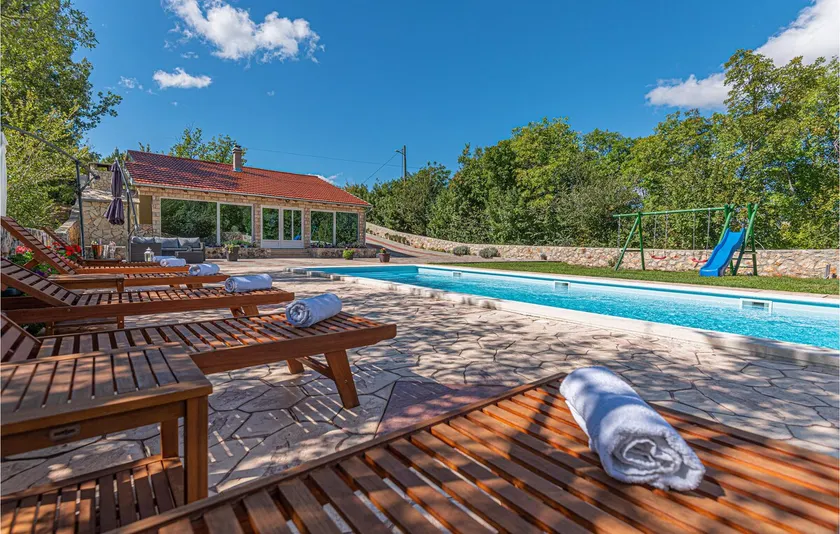 This beautiful vacation house is located in the small town of Knin at the foot of Dinara mountain. - Image 1