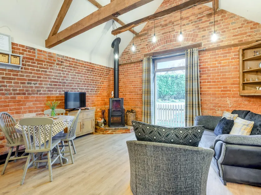 Squirrel Barn - Image 1