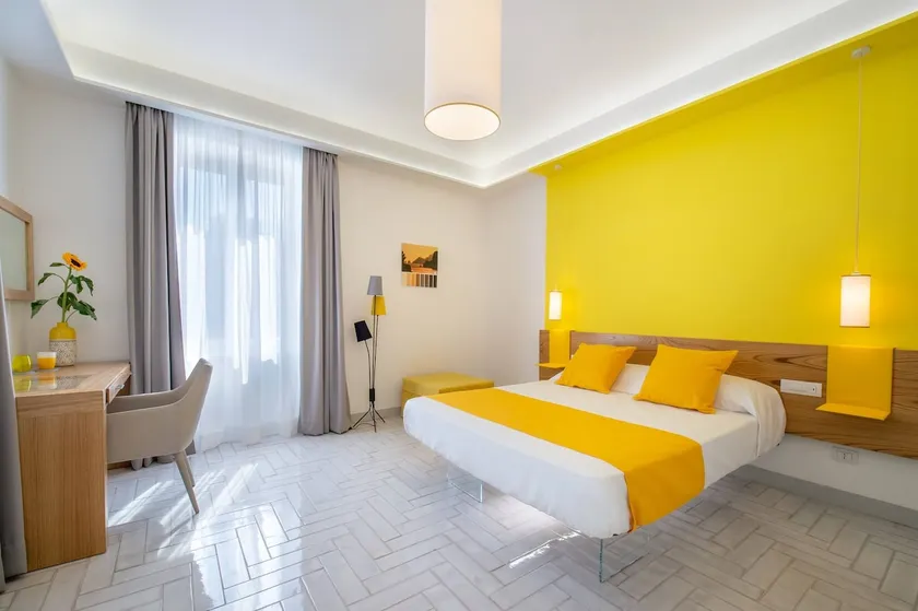 Elegant Suite With Balcony In Sorrento Center Near Oldtown - Image 1
