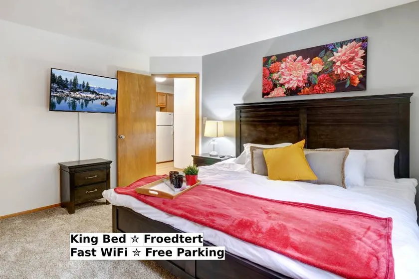 Froedtert MCW Sanctuary King Bed + Covered Parking - Image 1