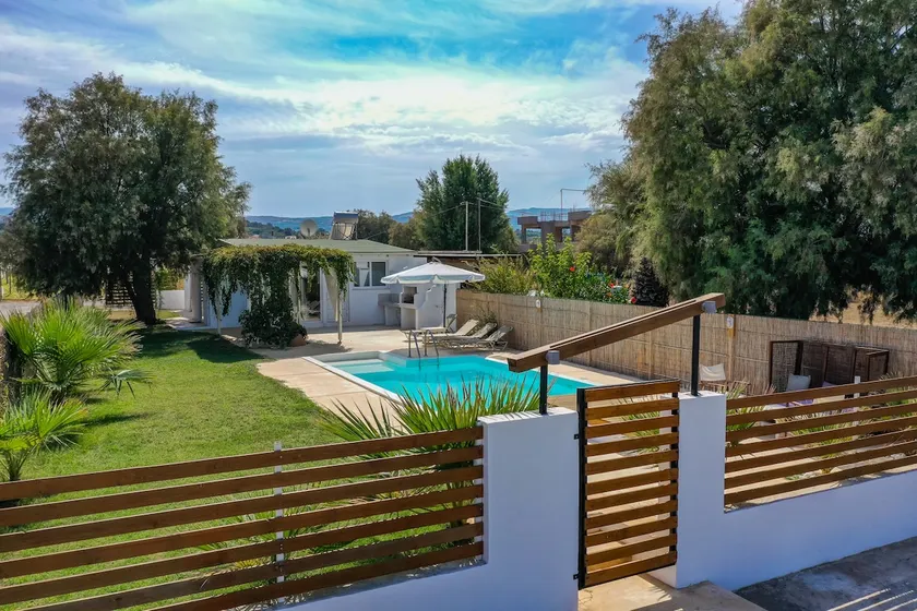 Hara's Beach Villa - Image 1