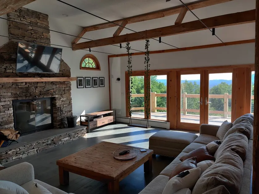 6 Min to Stratton | Big Views, Hot Tub, Sauna - Image 1