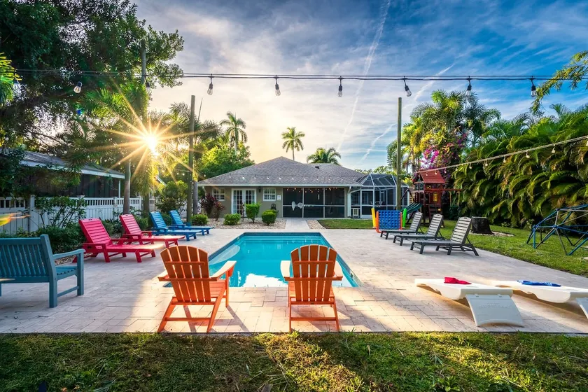 Near Downtown &Beach! Games! Private Pool! Hot Tub - Image 1