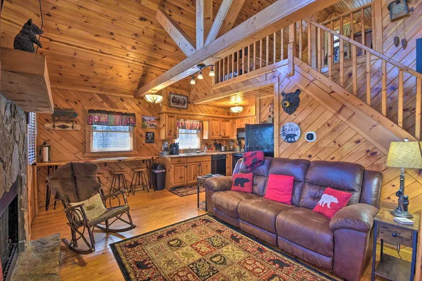 Helen Cabin w/ Deck & Hot Tub < 1/2 Mi to Main St - Image 1