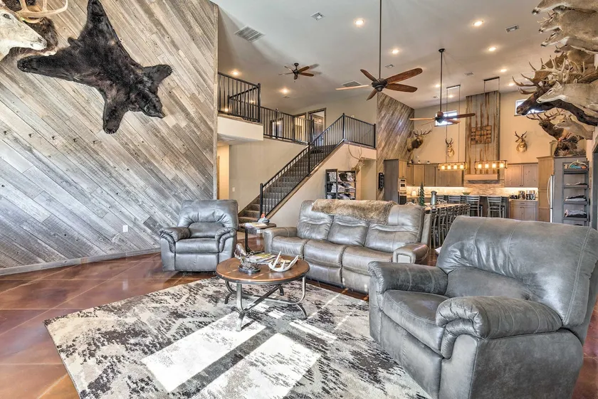 Kansas Hunting Lodge: Pets & Large Groups Welcome! - Image 1