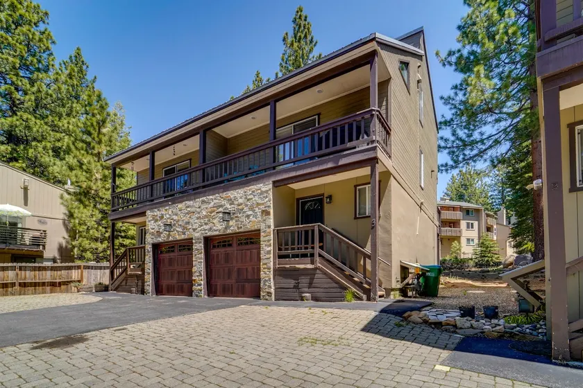 Incline Village Retreat Near Skiing & Beaches - Image 1