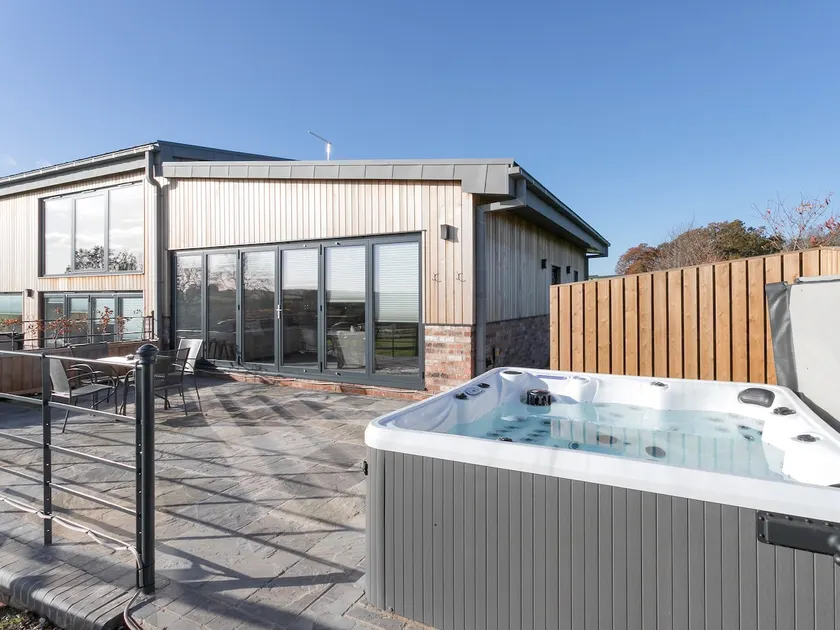 The Retreat - Ukc3845 - Image 1