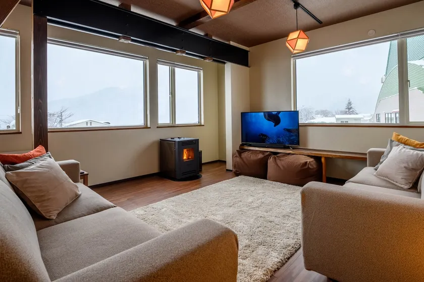Iroha Nozawa, Ichi apartment - Image 1