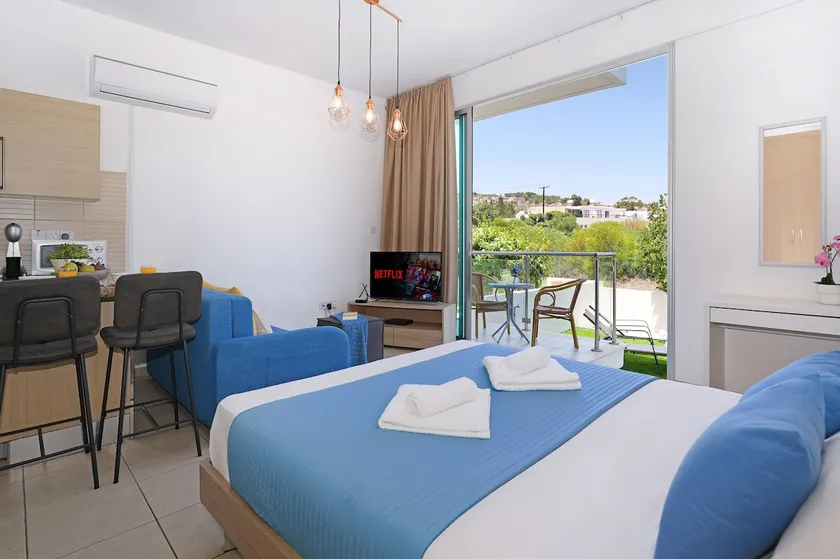 MERYL - Coralli Beachfront Apartment - Image 1