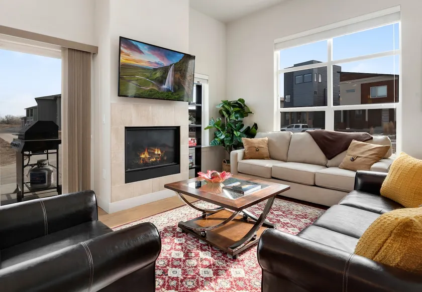 Modern Townhome Steps from the Brewery District! - Image 1