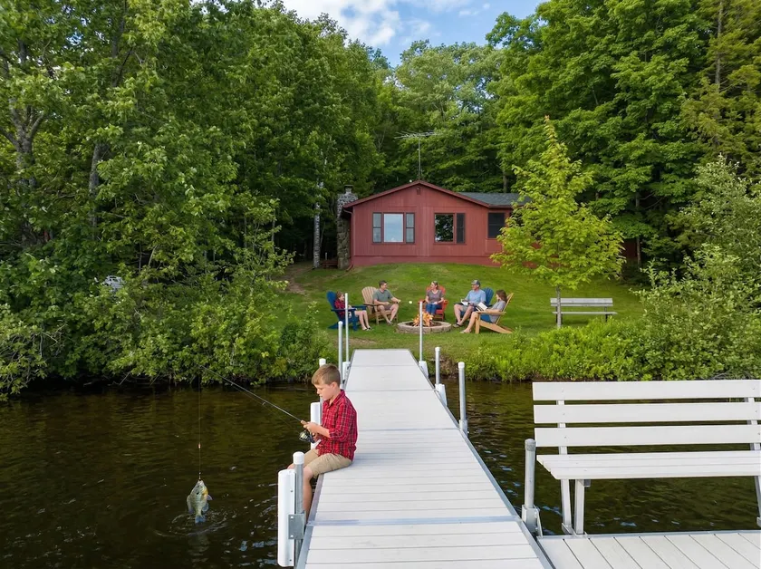 Get away from it all at Tranquility on beautiful Teal Lake \"the Quiet Lake\" - Image 1