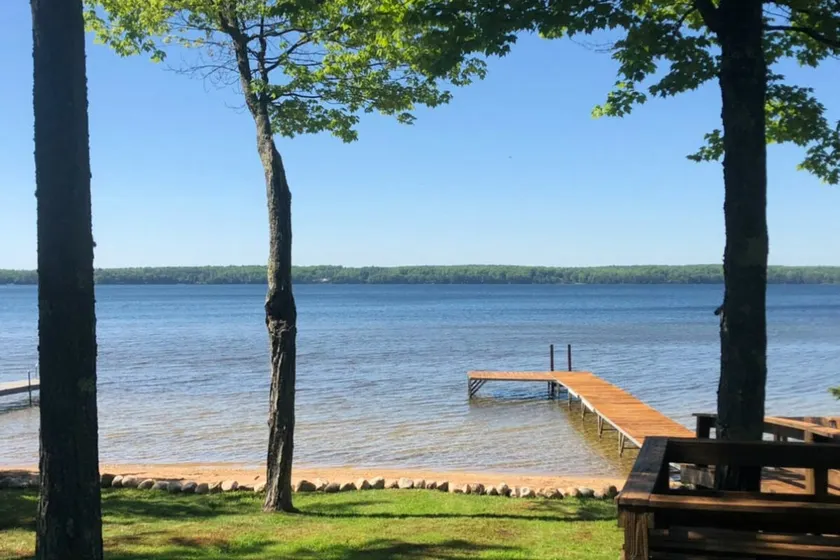 Lakefront Dog-Friendly Oasis with Kayaks & Beach - Image 1