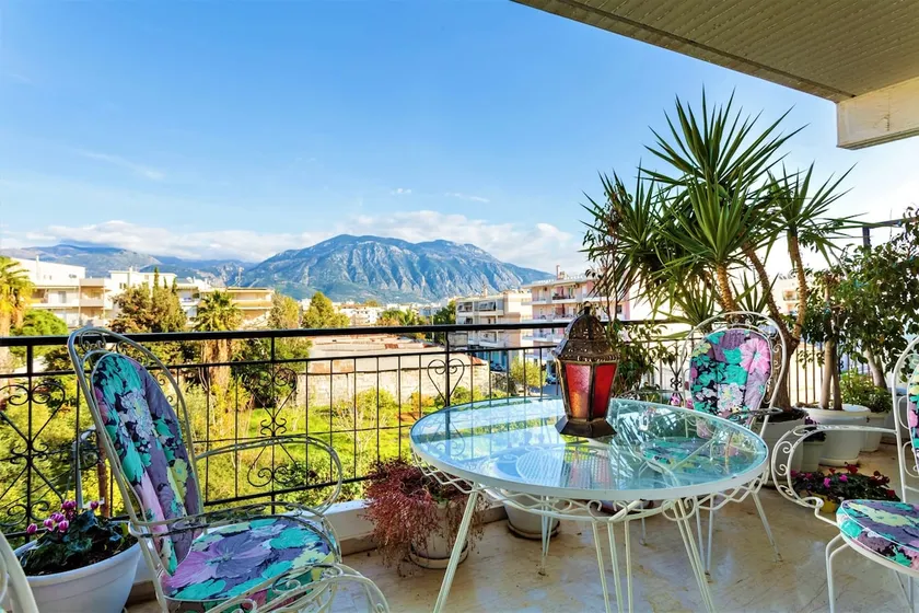 Bright comfy flat near the beach & the city center - Image 1