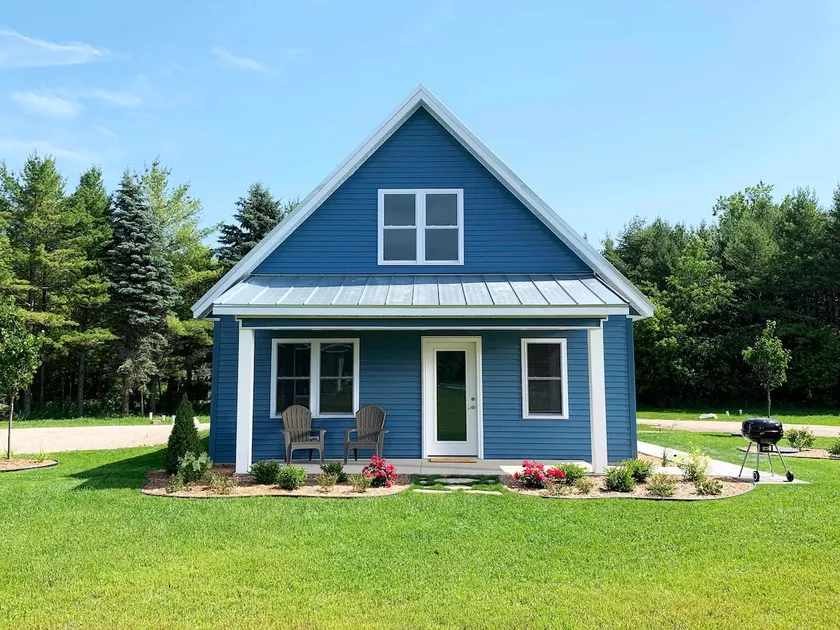 Beach Bungalow - Image 1