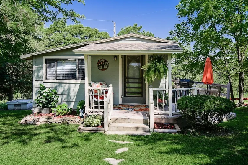 Sara’s Cottage - Image 1