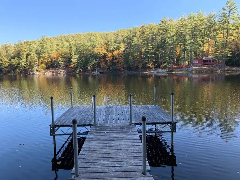 Adirondack lakefront home on 40 acres - Image 1