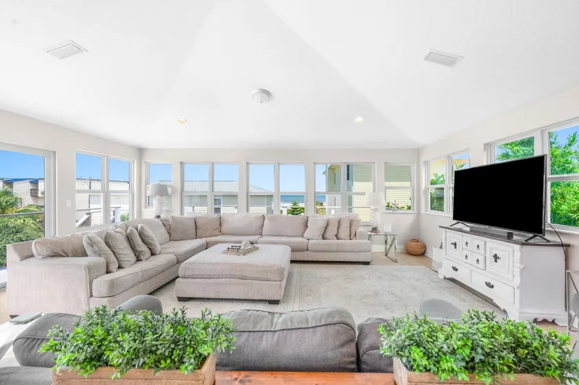 Sea Gem Beach Slp 16 Amenities - Image 1