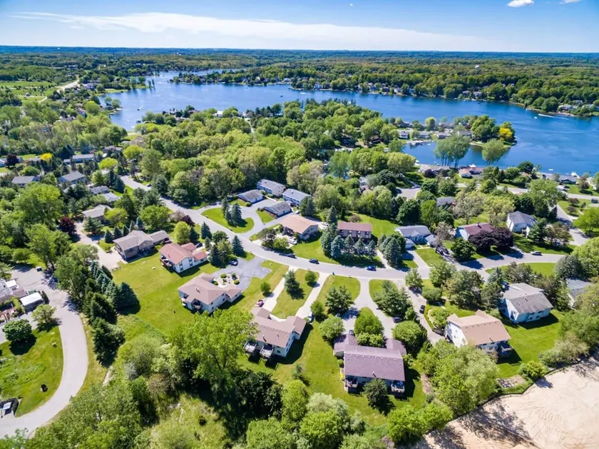Charming 2-unit retreat in Rockford - Image 1