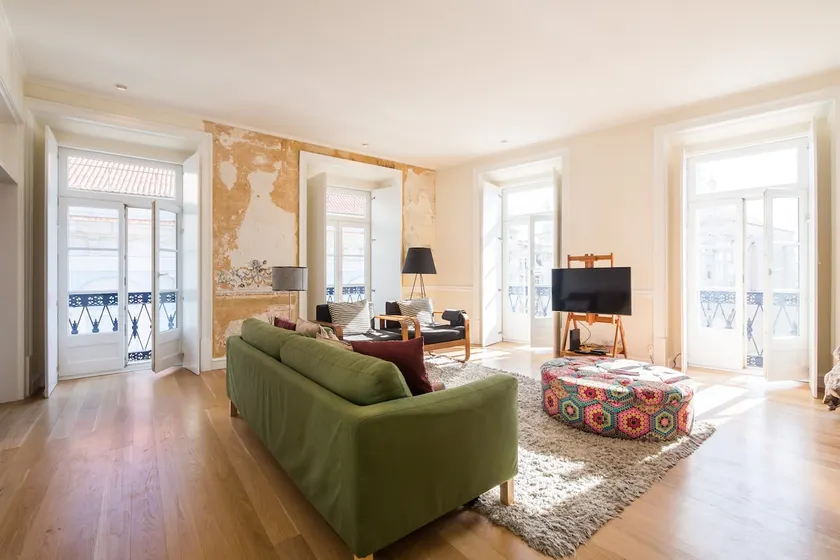 Nomads 1 Bedroom View over Chiado Square Lisbon & River - Image 1