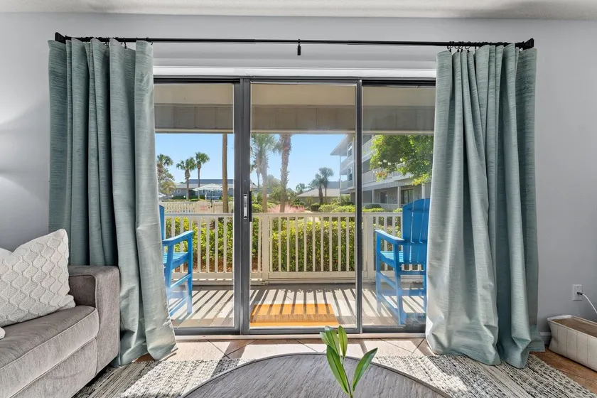 Renovierte Beachwood Villas Eigentumswohnung! Bodenhöhe - Gehen Sie zum Pool! 💦 - Image 1