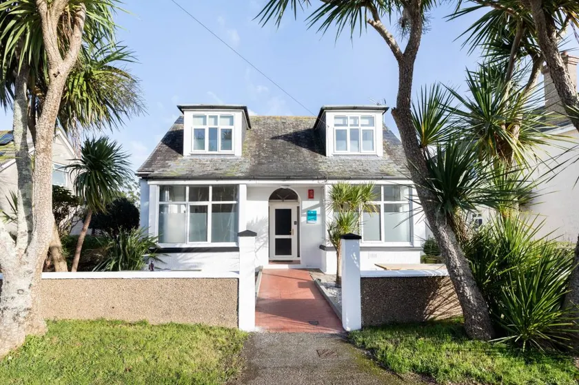 Private Garden Escape Near Beach and Falmouth Town - Image 1