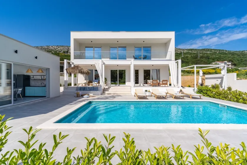 Villa Zen mit privatem 32 qm Pool, Sommerküche, 7 km vom Strand entfernt - Image 1