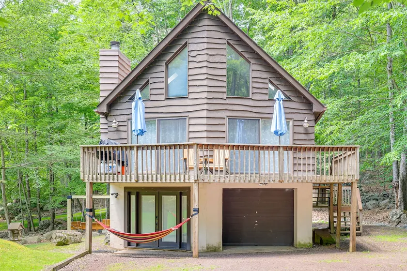 Fire Pit & Games! Prow Chalet; Mins to Lake Wally! - Image 1