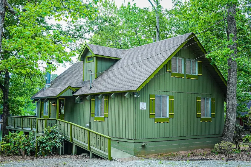 Cozy pet friendly chalet! Perfect fishing spot! - Image 1