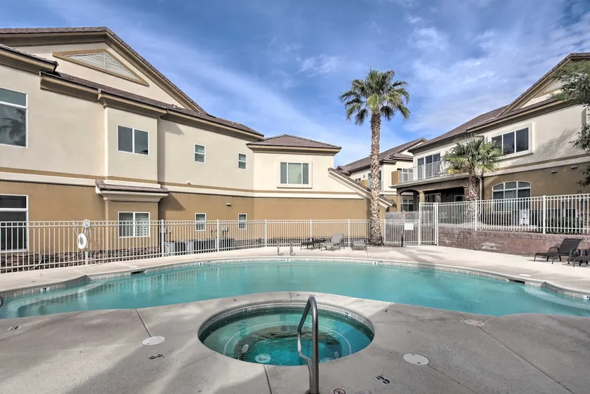 Desert Condo w/ Pool ~ 3 Miles to Colorado River! - Image 1