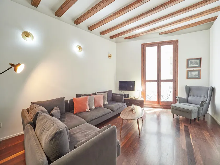 Alessandra Ramblas Elegant Central Apt - Image 1