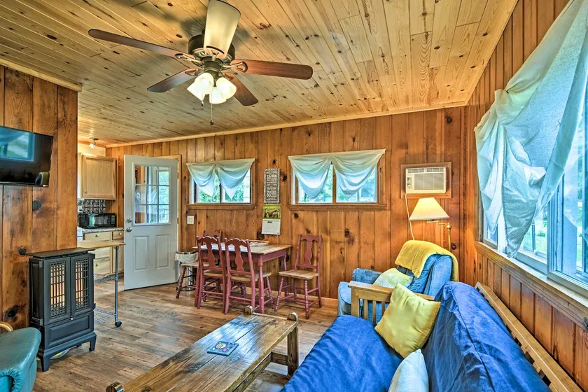 Day Trips to Boyne Mtn! Cabin Near Lake Charlevoix - Image 1