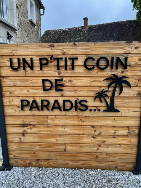 A little corner of paradise - Image 1