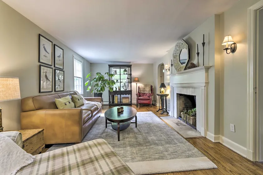 Historic Essex Home w/ Large Yard Near Downtown! - Image 1