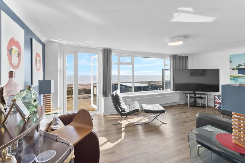 Luxury Beachfront The Cozy Clam - Image 1