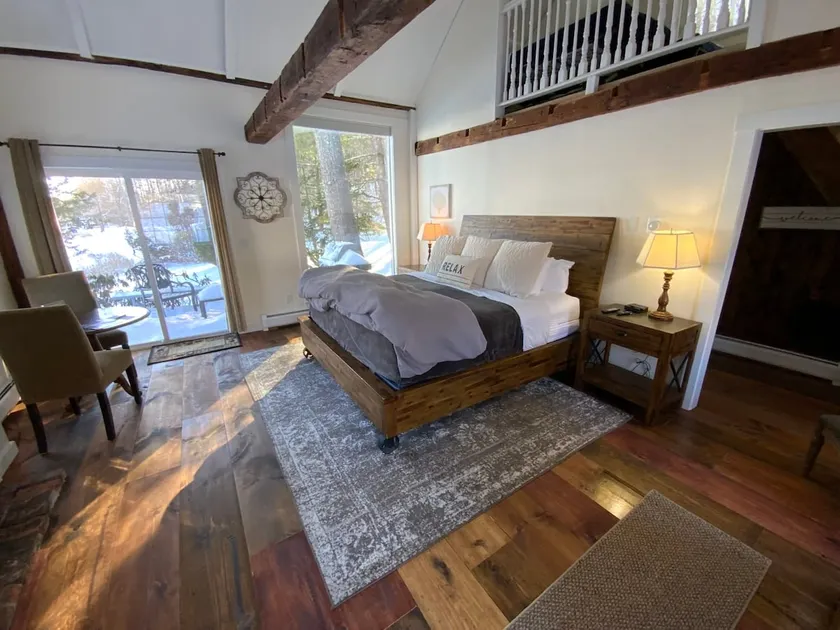 Cottage-loft,fireplace,deck,32 acres-The Woodshed - Image 1