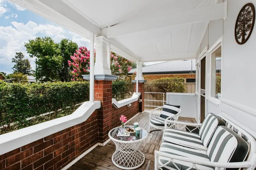 Court House Hideaway - Country Comfort in Town - Image 1