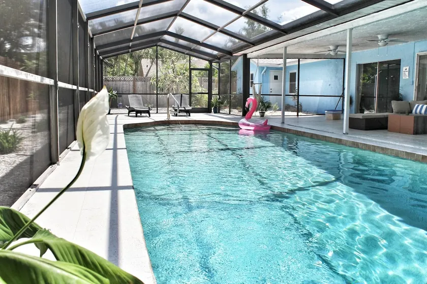 Summer Special! !Only 4 miles to AMI! Huge Pool! NEW Hot Tub! - Image 1