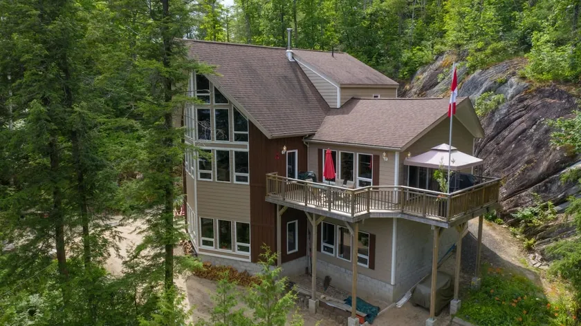 Winsome Silver Lake Perfect for family groups! - Image 1