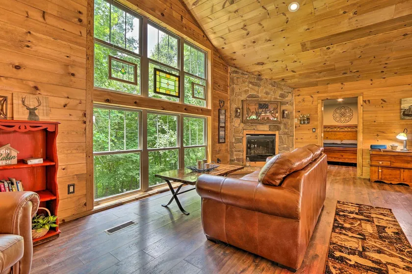 Butler Cabin on 19 Acres w/ Hot Tub & Fire Pit! - Image 1
