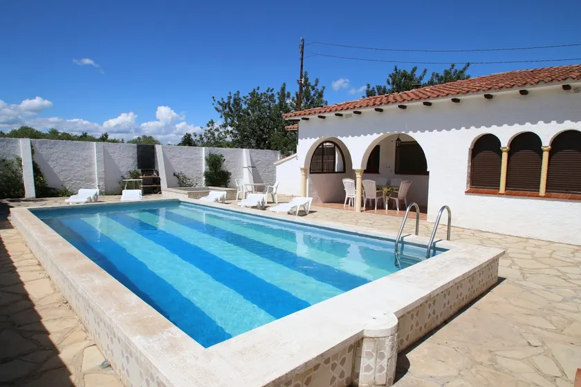 Villa rustical 14 - Image 1