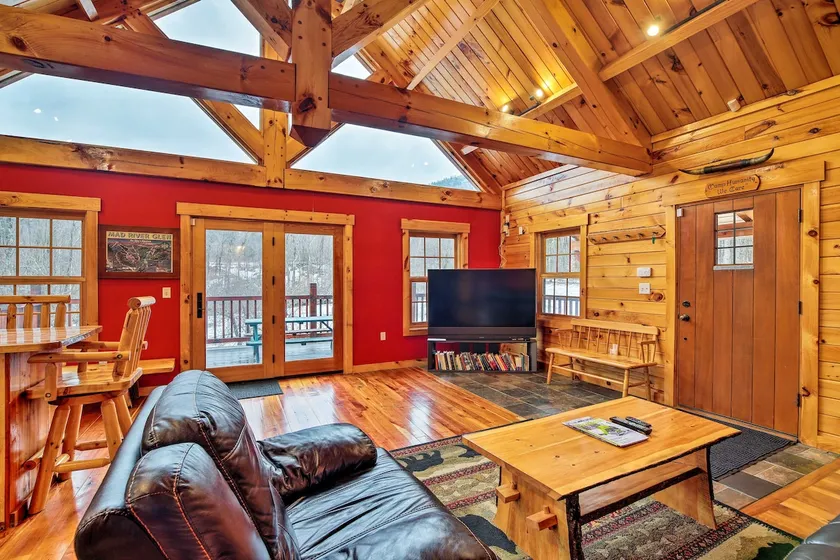 NY! Ski Lodge / 4-Season Mountain Retreat - Image 1