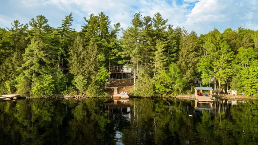 SW-Ausrichtung Neubau am Bass Lake Cottage mit allem Schnickschnack! - Image 1